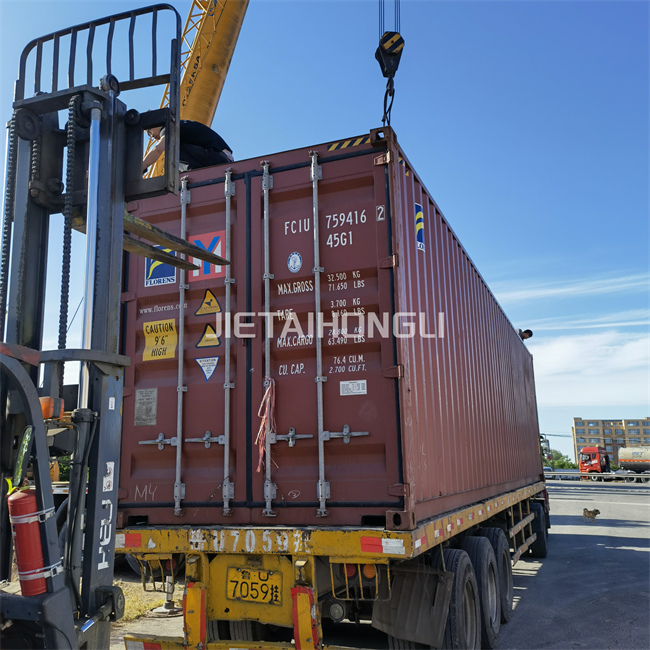 Bohrwerkzeuge als wichtiges Zubehör für Drehbohranlagen stehen zum Verkauf. 6