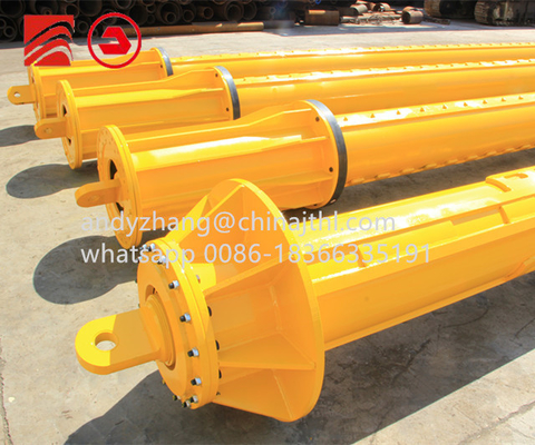 Soem Buaer, der Kelly Bar Interlocking In Yellow bohrt
