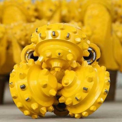 Felsen-Rollenmeißel-Hartmetall-Stahlwerk-Zahn IADC/API/TCI dreikegeliger für Drehbohrung Rig Piling Industry